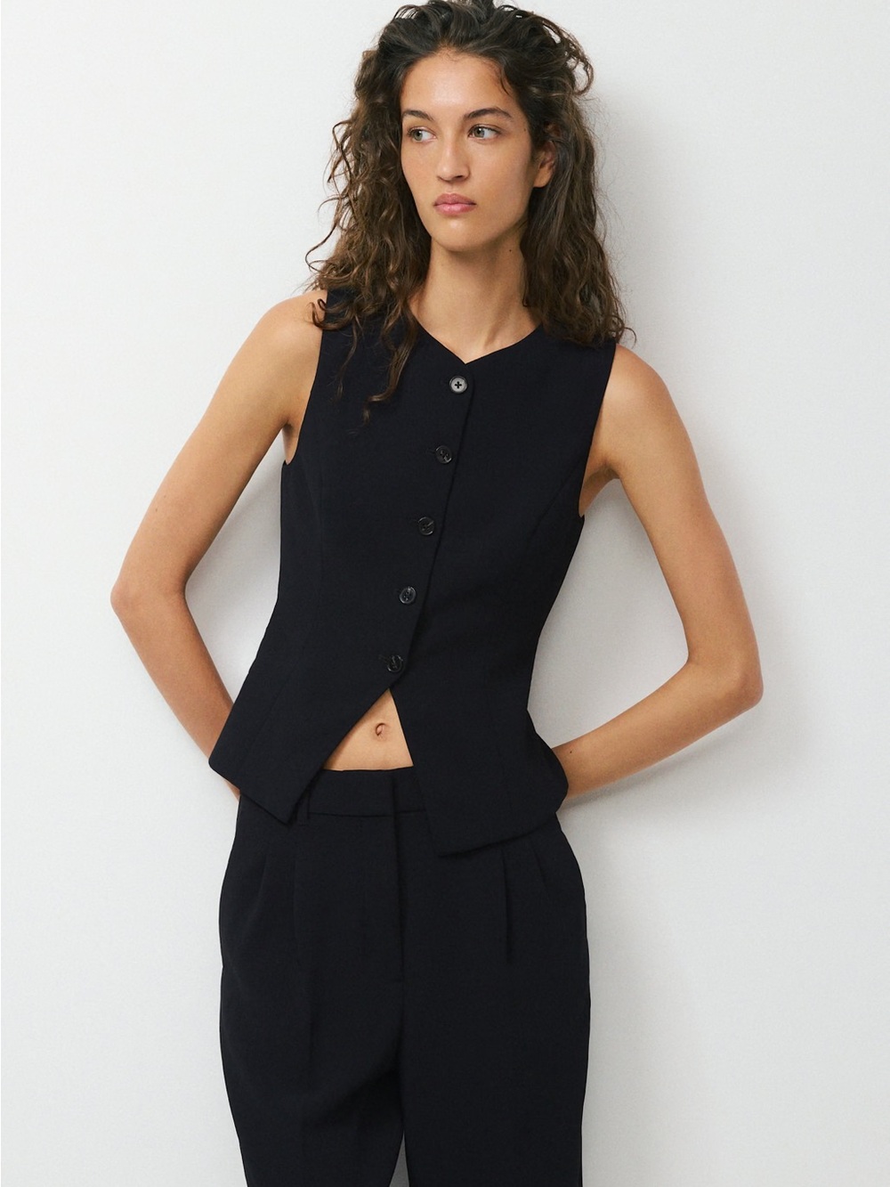 Aritzia regal vest - crepette